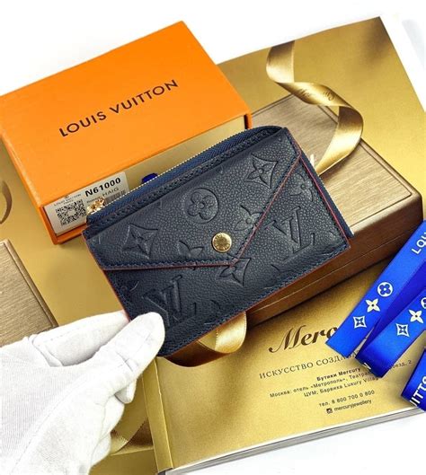 Купить кошелек Louis Vuitton в интернет.